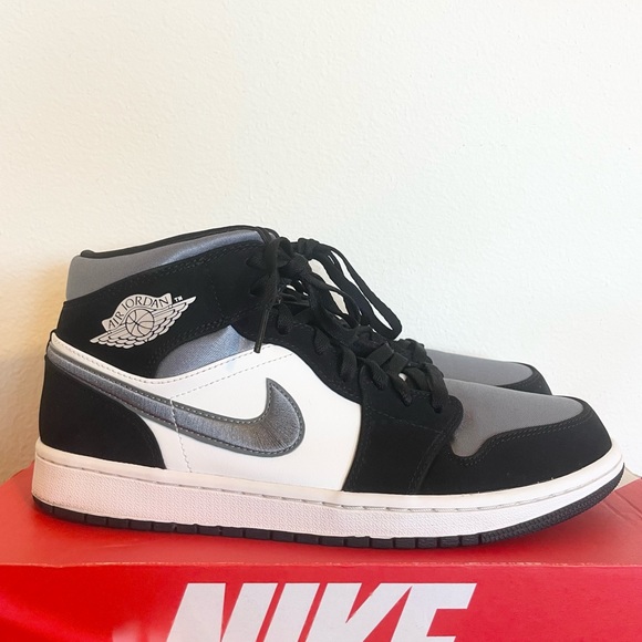 Jordan Other - Jordan 1 Mid SE Satin Smoke Grey size 10 852542-011 2020 VNDS W/ NIKE BOX
